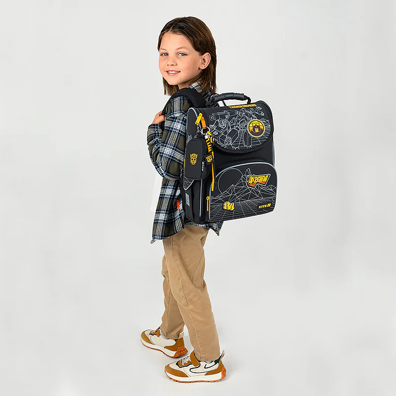 Рюкзак шкільний каркасний для хлопчика Kite Education 501 Transformers Generations 35*25*13см чорний фото