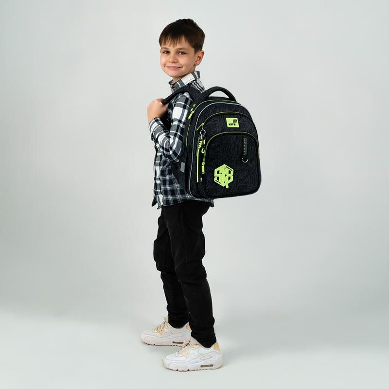 Рюкзак школьный полукаркасный для мальчика Kite Education 763M SK8 39 &times; 29,5 &times; 14,2 см, черный фото