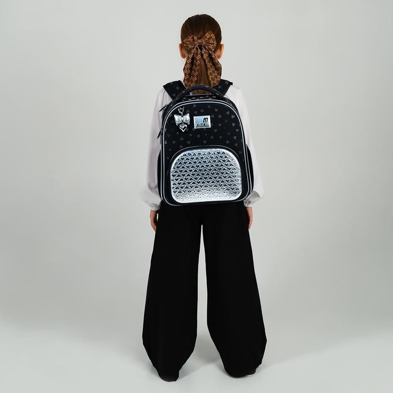 Рюкзак сшкольный каркасный для девочки Kite Education 556 Black&Silver 38&times;30&times;14 см, черный фото