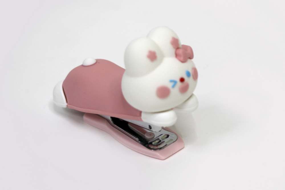 Степлер фігурний ООПТ №24/6 (15арк) + скоби, Зайчик фото